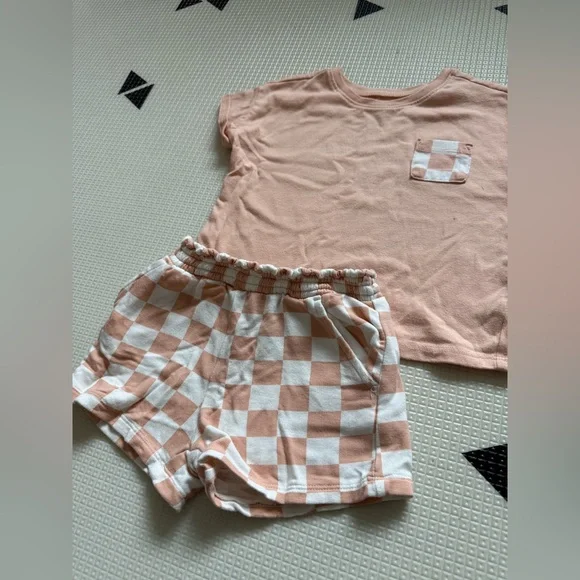 Garanimals|Baby girl,toddler Soft Peach coral checkered summer set,tee & shorts• - Picture 3 of 6